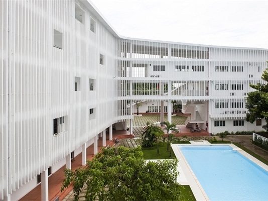 Ngắm kiến trúc tuyệt đẹp của ngôi trường vừa có 100% học trò đậu tốt nghiệp THPT ở Dĩ An