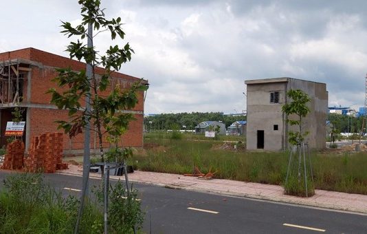 Bình Dương: Những ai ăn chia lợi ích từ việc ‘xẻ thịt’ đất công ích?