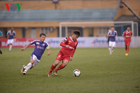Sao trẻ Bình Dương: “Tôi sẽ cố gắng khóa chặt Quang Hải”