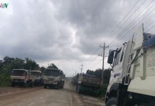 “Hung thần” xe ben hoành hành trên đường ĐT746 tại Bắc Tân Uyên