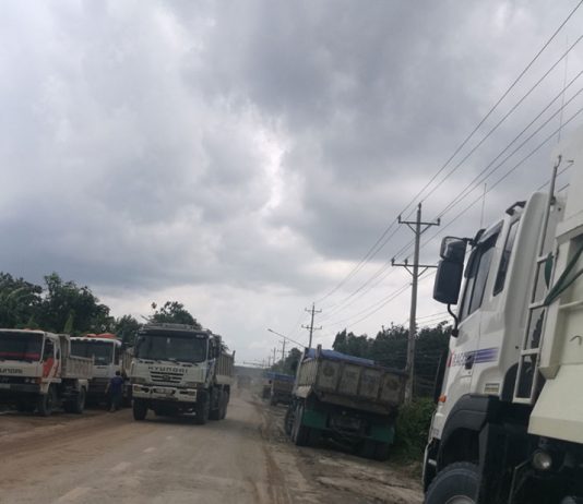 “Hung thần” xe ben hoành hành trên đường ĐT746 tại Bắc Tân Uyên