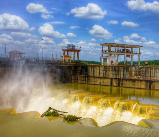 Đập Phước Hoà, cầu Gãy Sông Bé tuyệt đẹp trong bộ ảnh của nhóm phượt thủ bằng xe đạp