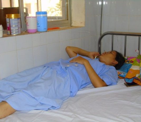 Tài xế bỏ rơi sản phụ giữa đường ra trình diện chính quyền, xin lỗi và bồi thường cho gia đình sản phụ