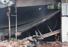 Sóng Thần 3: Công ty gỗ cháy lớn, 15 xe chữa cháy cùng hàng trăm lính cứu hoả tham gia dập lửa