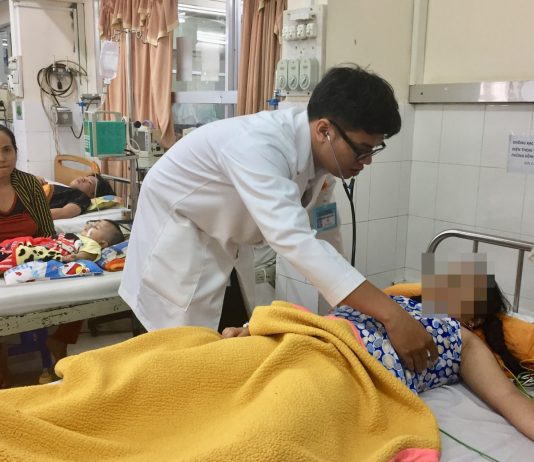 Điều trị nội trú vẫn tăng, Bình Dương phun thuốc dập dịch sốt xuất huyết tại nhiều nơi