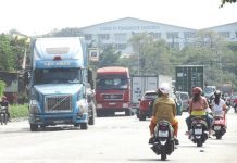 Bình Dương: Xe quá tải quá khổ làm hư mặt đường, gây nhiều tai nạn giao thông thương tâm