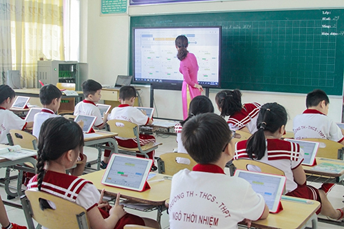 Học sinh Bình Dương được học trên máy tính bảng theo mô hình Smart Education