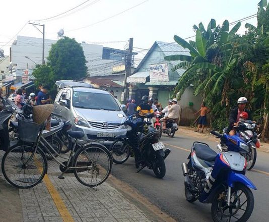 Thuận An: Hình sự nổ súng bắt nhóm người mang dao đi giải quyết mâu thuẫn