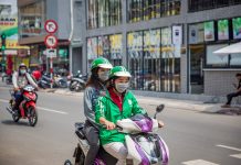 Khách Grab bị tính phí 10.000 đồng nếu để tài xế chờ quá 5 phút