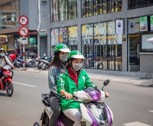 Khách Grab bị tính phí 10.000 đồng nếu để tài xế chờ quá 5 phút