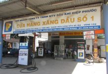 Đình chỉ và rút giấy phép nhiều cửa hàng bán xăng kém chất lượng tại Bình Dương